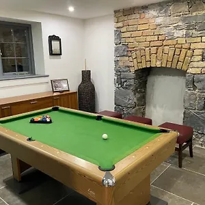  Holiday home Old 'four Sisters' Ireland
