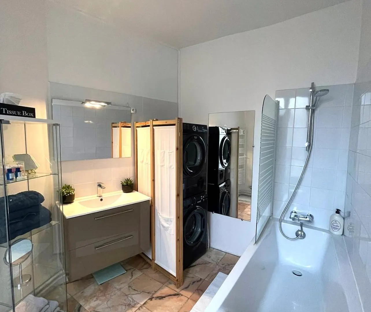 Apartamento Quai De Seine Tour Eiffel Trocadero París 0*,  Francia