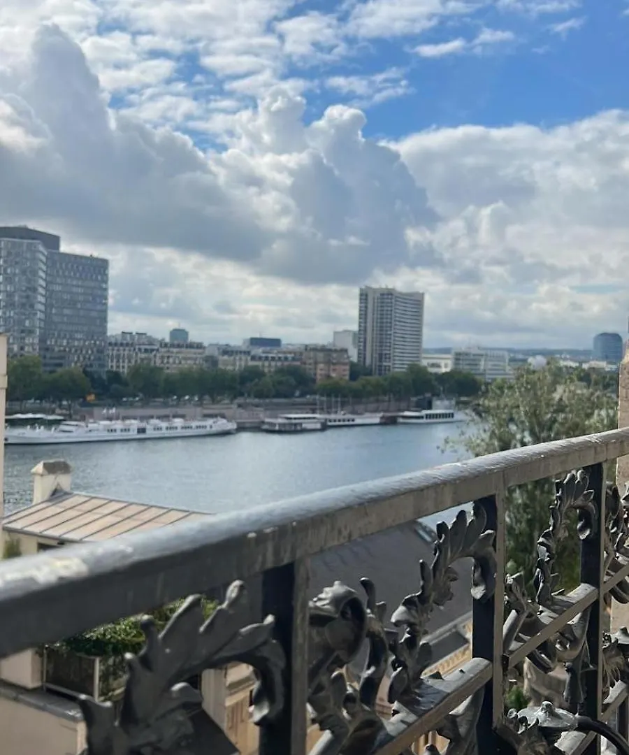 Apartamento Quai De Seine Tour Eiffel Trocadero París Francia